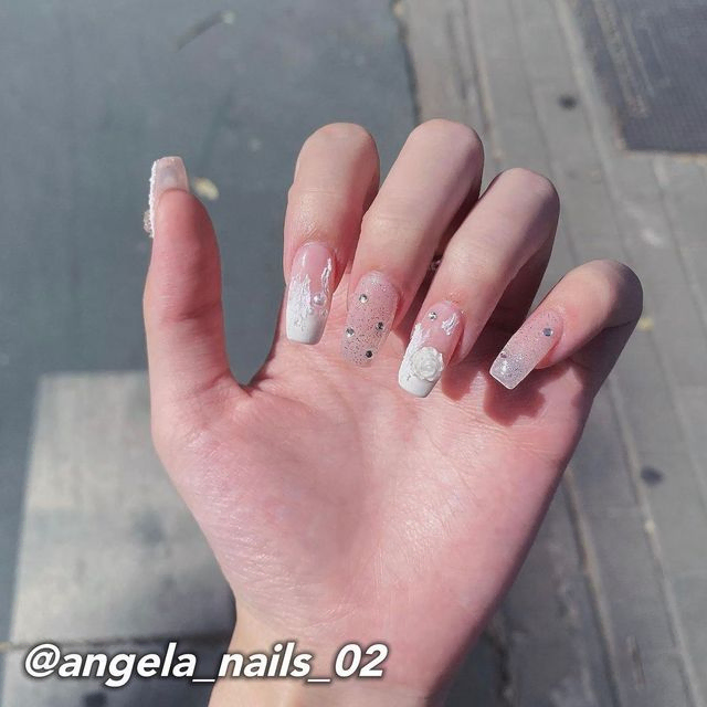 Angela nails uñas largas transpàrentes